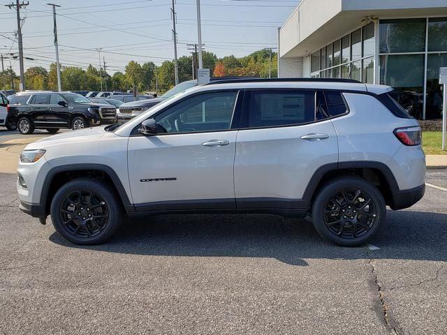 2025 Jeep Compass COMPASS LATITUDE 4X4