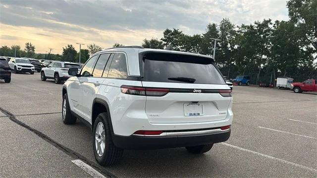 2025 Jeep Grand Cherokee GRAND CHEROKEE LAREDO X 4X4