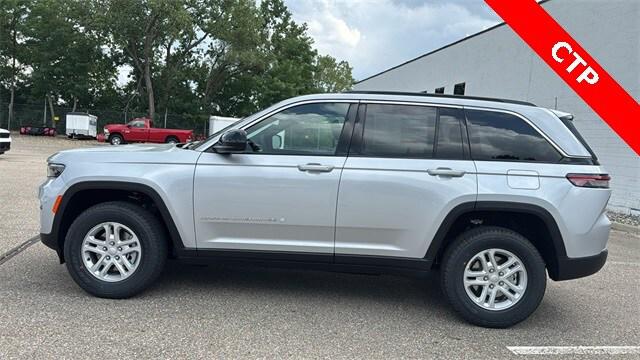 2025 Jeep Grand Cherokee GRAND CHEROKEE LAREDO 4X4 2025 Jeep Grand Cherokee GRAND CHEROKEE LAREDO 4X4