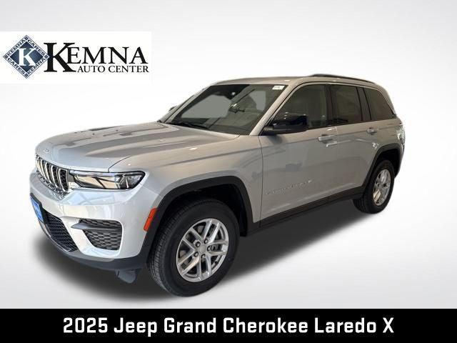 2025 Jeep Grand Cherokee GRAND CHEROKEE LAREDO X 4X4