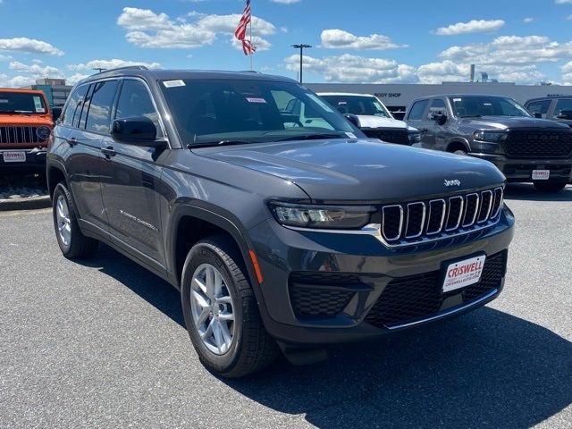 2025 Jeep Grand Cherokee GRAND CHEROKEE LAREDO X 4X4