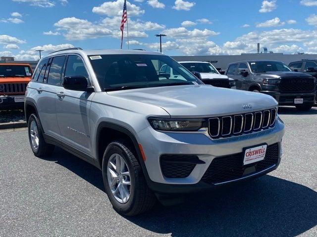 2025 Jeep Grand Cherokee GRAND CHEROKEE LAREDO X 4X4