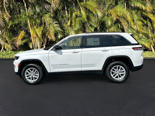 2025 Jeep Grand Cherokee GRAND CHEROKEE LAREDO X 4X4