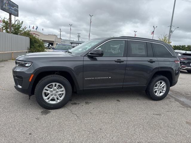 2025 Jeep Grand Cherokee GRAND CHEROKEE LAREDO 4X4