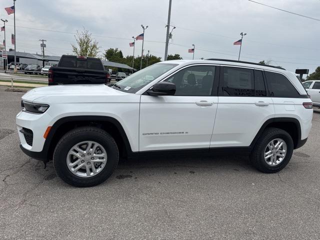 2025 Jeep Grand Cherokee GRAND CHEROKEE LAREDO 4X4