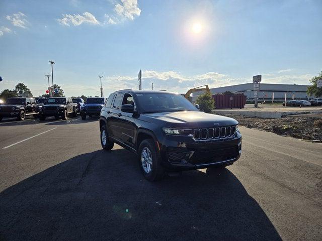 2025 Jeep Grand Cherokee GRAND CHEROKEE LAREDO 4X2 2025 Jeep Grand Cherokee GRAND CHEROKEE LAREDO 4X2