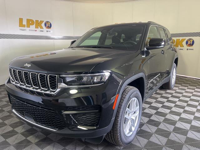 2025 Jeep Grand Cherokee GRAND CHEROKEE LAREDO X 4X4 2025 Jeep Grand Cherokee GRAND CHEROKEE LAREDO X 4X4