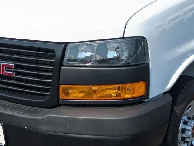 2024 GMC Savana Cutaway Work Van