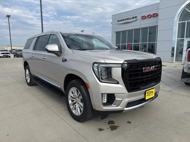 2023 GMC Yukon XL 4WD SLT