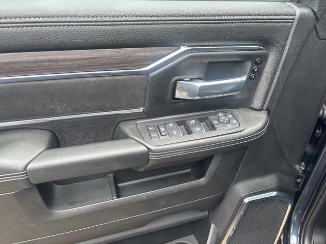 2025 RAM 2500 Laramie Crew Cab 4x4 64 Box