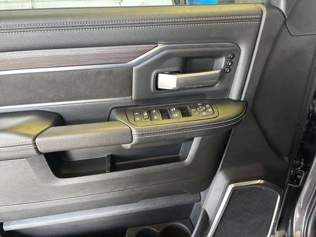 2025 RAM 2500 Laramie Crew Cab 4x4 64 Box