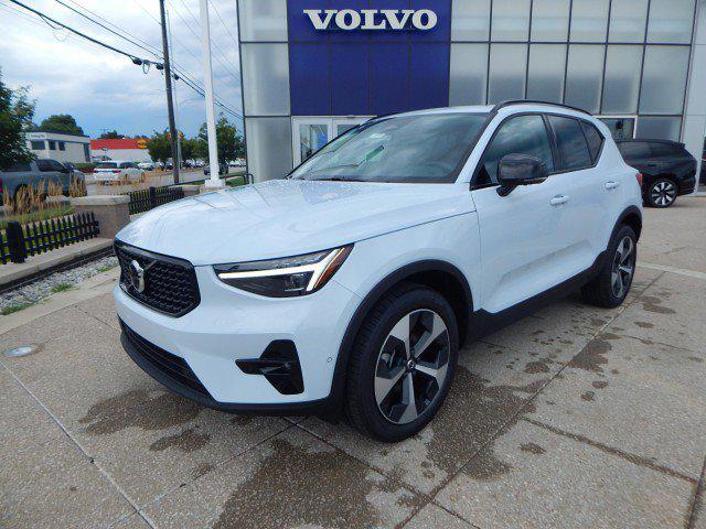 2026 Volvo XC40 B5 Plus