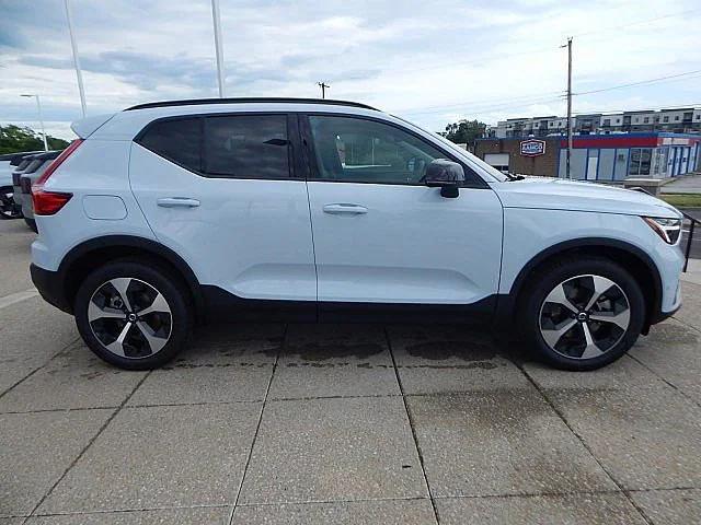 2026 Volvo XC40 B5 Plus