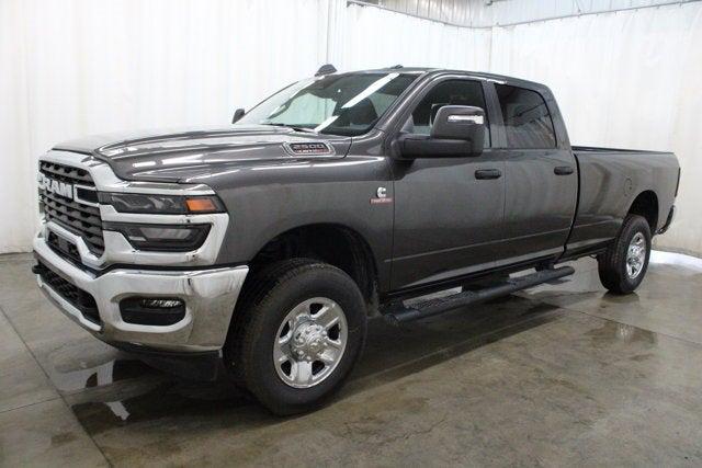 2025 RAM 2500 Tradesman Crew Cab 4x4 8 Box