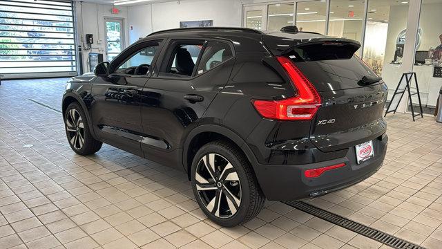 2026 Volvo XC40 B5 Ultra