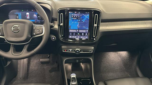 2026 Volvo XC40 B5 Ultra