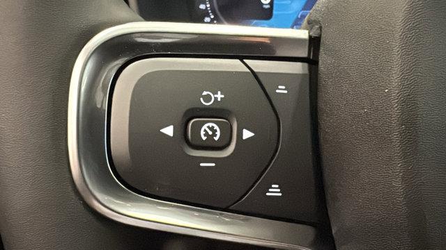 2026 Volvo XC40 B5 Ultra