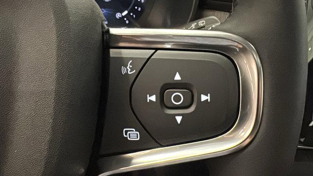 2026 Volvo XC40 B5 Ultra