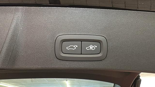 2026 Volvo XC40 B5 Ultra