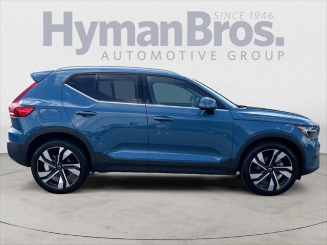 2023 Volvo XC40 B5 Plus Bright Theme