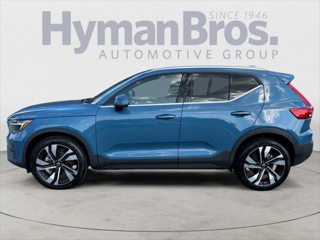 2023 Volvo XC40 B5 Plus Bright Theme