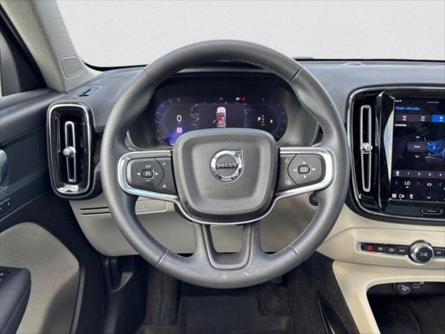 2023 Volvo XC40 B5 Plus Bright Theme