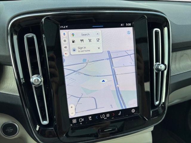 2023 Volvo XC40 B5 Plus Bright Theme