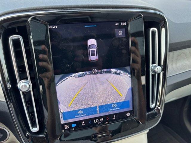 2023 Volvo XC40 B5 Plus Bright Theme