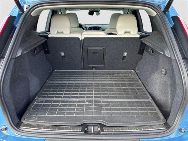 2023 Volvo XC40 B5 Plus Bright Theme