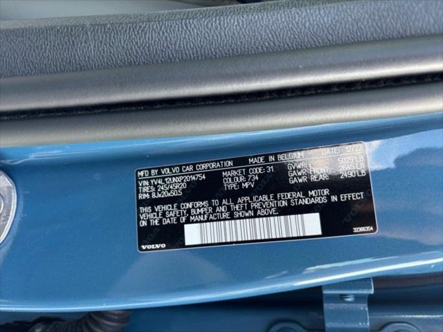 2023 Volvo XC40 B5 Plus Bright Theme
