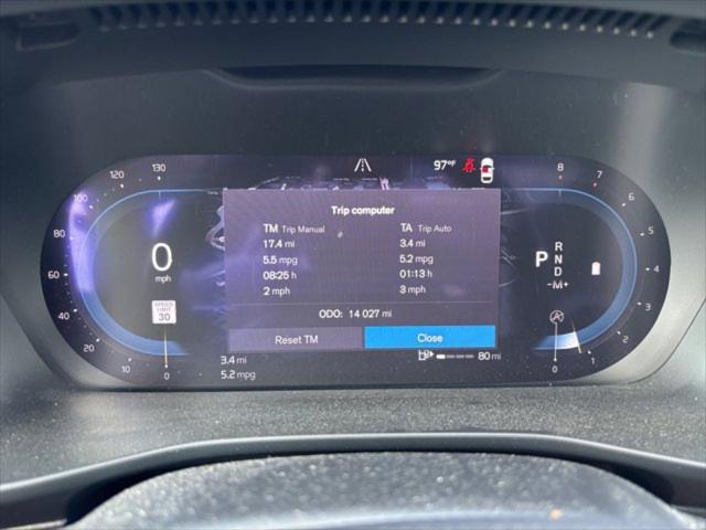 2023 Volvo XC40 B5 Plus Bright Theme