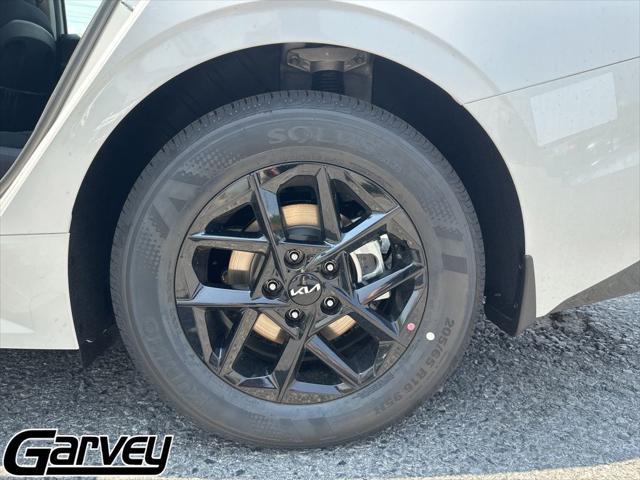 2025 Kia K5 LXS