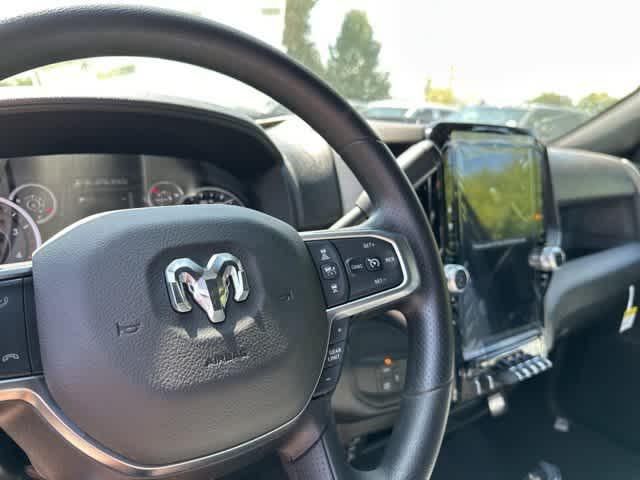 2026 RAM Ram 3500 RAM 3500 TRADESMAN CREW CAB 4X4 8 BOX