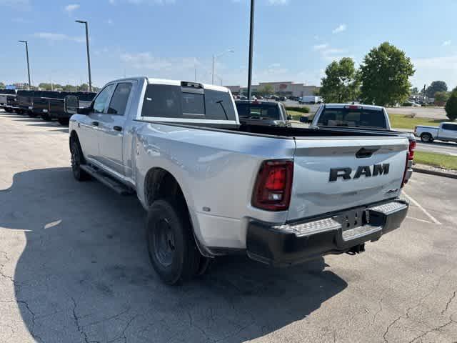 2026 RAM Ram 3500 RAM 3500 TRADESMAN CREW CAB 4X4 8 BOX