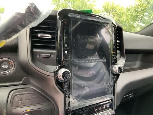 2026 RAM Ram 3500 RAM 3500 TRADESMAN CREW CAB 4X4 8 BOX