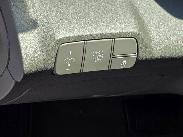 2025 Hyundai Elantra Blue - Photo 7