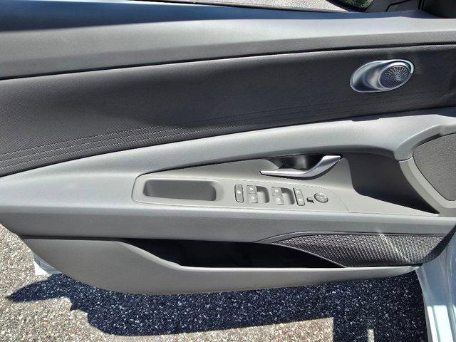 2025 Hyundai Elantra Blue - Photo 8