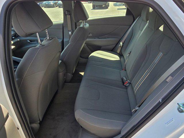 2025 Hyundai Elantra Blue - Photo 10