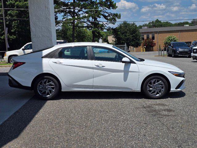 2025 Hyundai Elantra Blue - Photo 20