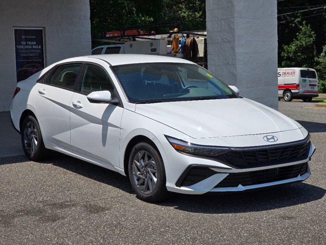 2025 Hyundai Elantra Blue - Photo 21