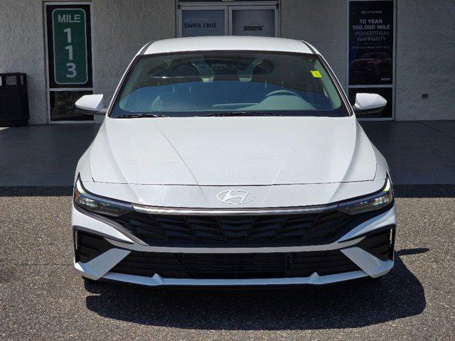 2025 Hyundai Elantra Blue - Photo 22