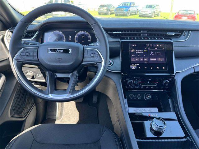 2025 Jeep Grand Cherokee GRAND CHEROKEE L LAREDO X 4X4