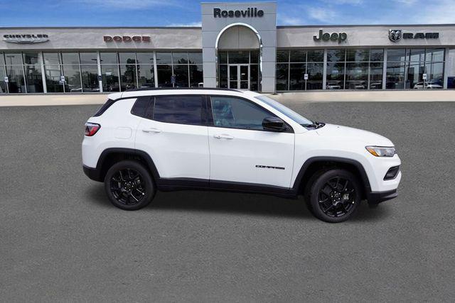 2025 Jeep Compass COMPASS LATITUDE 4X4