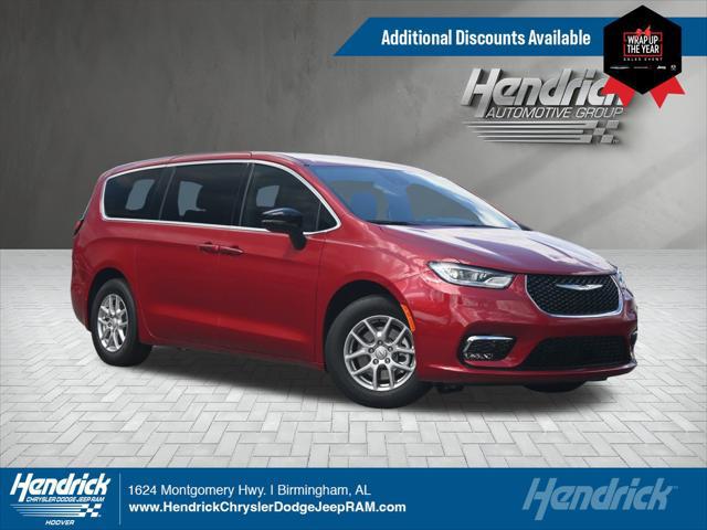 2026 Chrysler Pacifica Select's photo