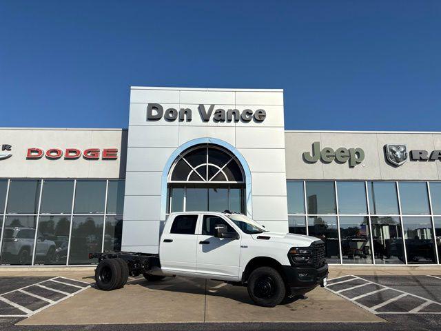 2026 RAM Ram 3500 Chassis Cab RAM 3500 TRADESMAN CREW CAB CHASSIS 4X4 60 CA 2026 RAM Ram 3500 Chassis Cab RAM 3500 TRADESMAN CREW CAB CHASSIS 4X4 60 CA