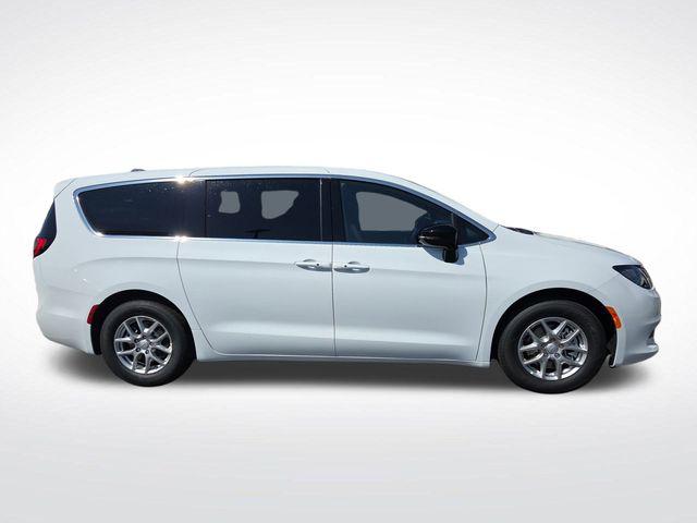 2026 Chrysler Voyager VOYAGER LX