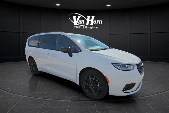 2026 Chrysler Pacifica Limited AWD for sale in Stoughton, WI
