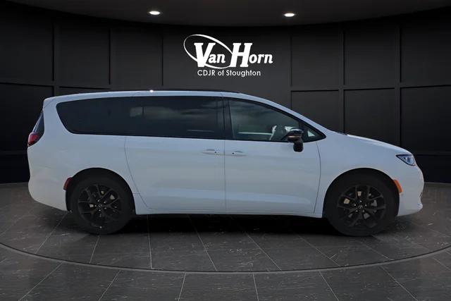2026 Chrysler Pacifica Limited AWD