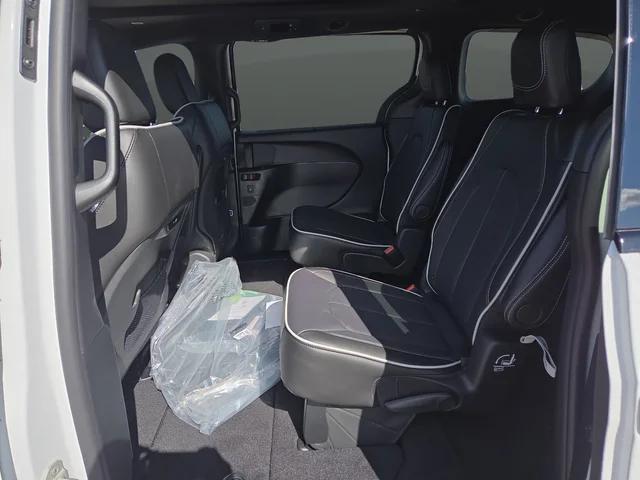 2026 Chrysler Pacifica Limited AWD