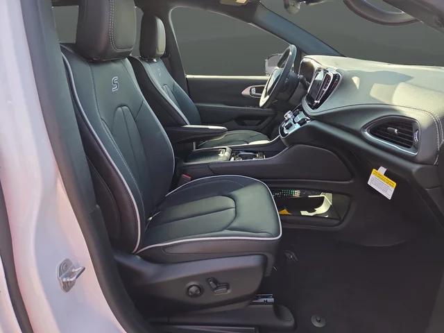 2026 Chrysler Pacifica Limited AWD